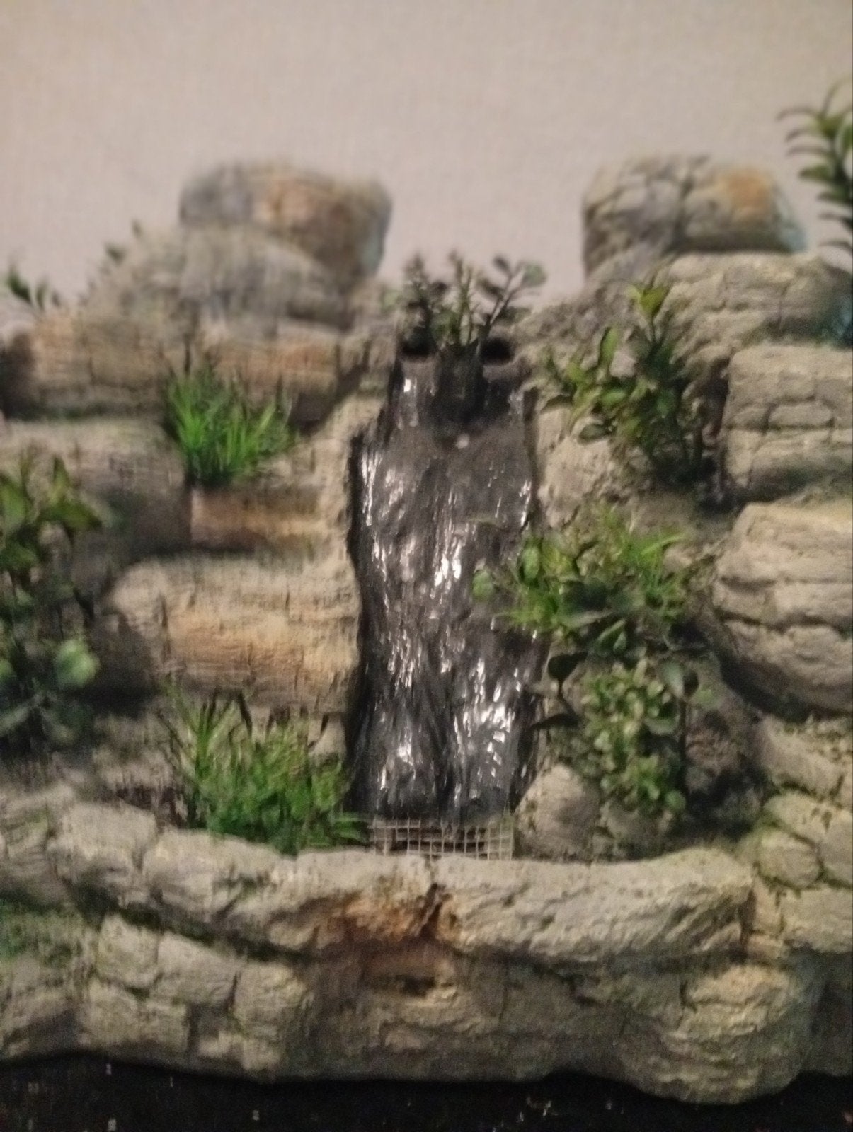 Decoratieve waterval voor aquarium of terrarium 30 euro, Ophalen, Gebruikt, Overige materialen, Waterval