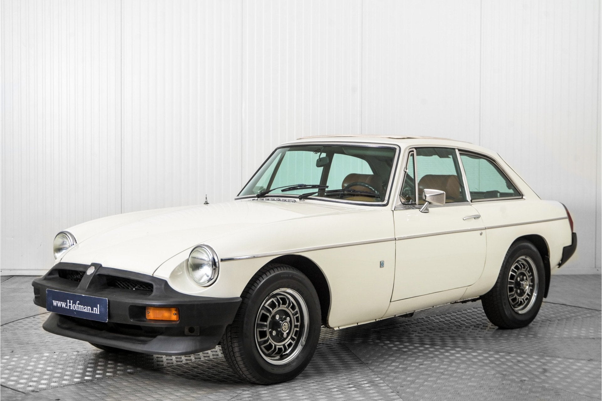 MG B GT V8 LHD (bj 1975), Auto's, MG, Bedrijf, Te koop, B, Benzine, Coupé, Handgeschakeld, Geïmporteerd, Wit, Gebruikt