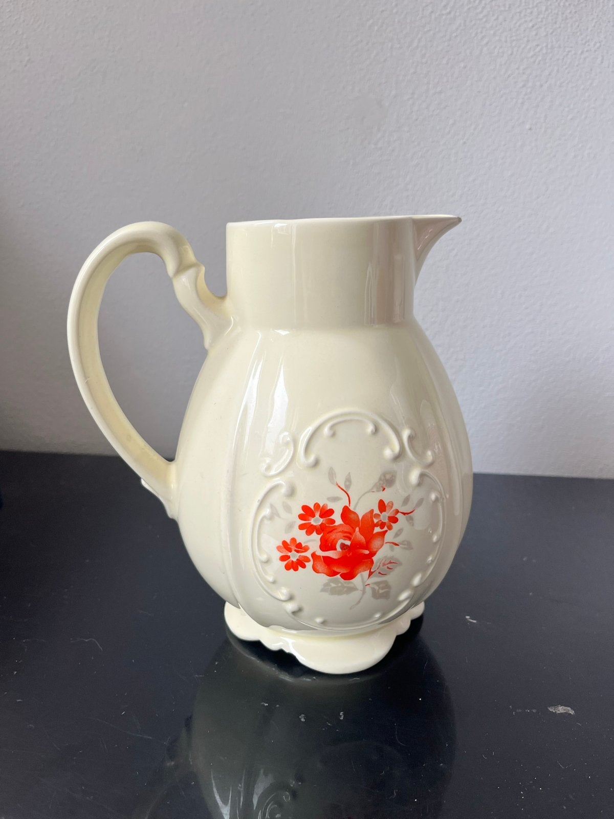 Vintage Crèmekleurige Kan met Rode Bloemen - BMF Porzellan, Ophalen of Verzenden