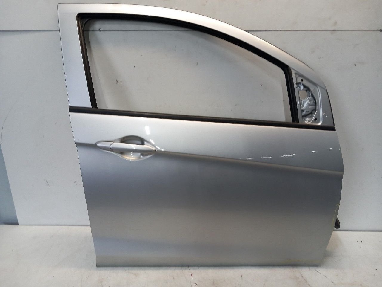 Portier rechts voor Opel Karl, Auto-onderdelen, Onderdelen@venauto.nl, Van der Ven Autorecycling B.V., Gebruikt, Ettenseweg 76, 4706 PB Roosendaal, The Netherlands