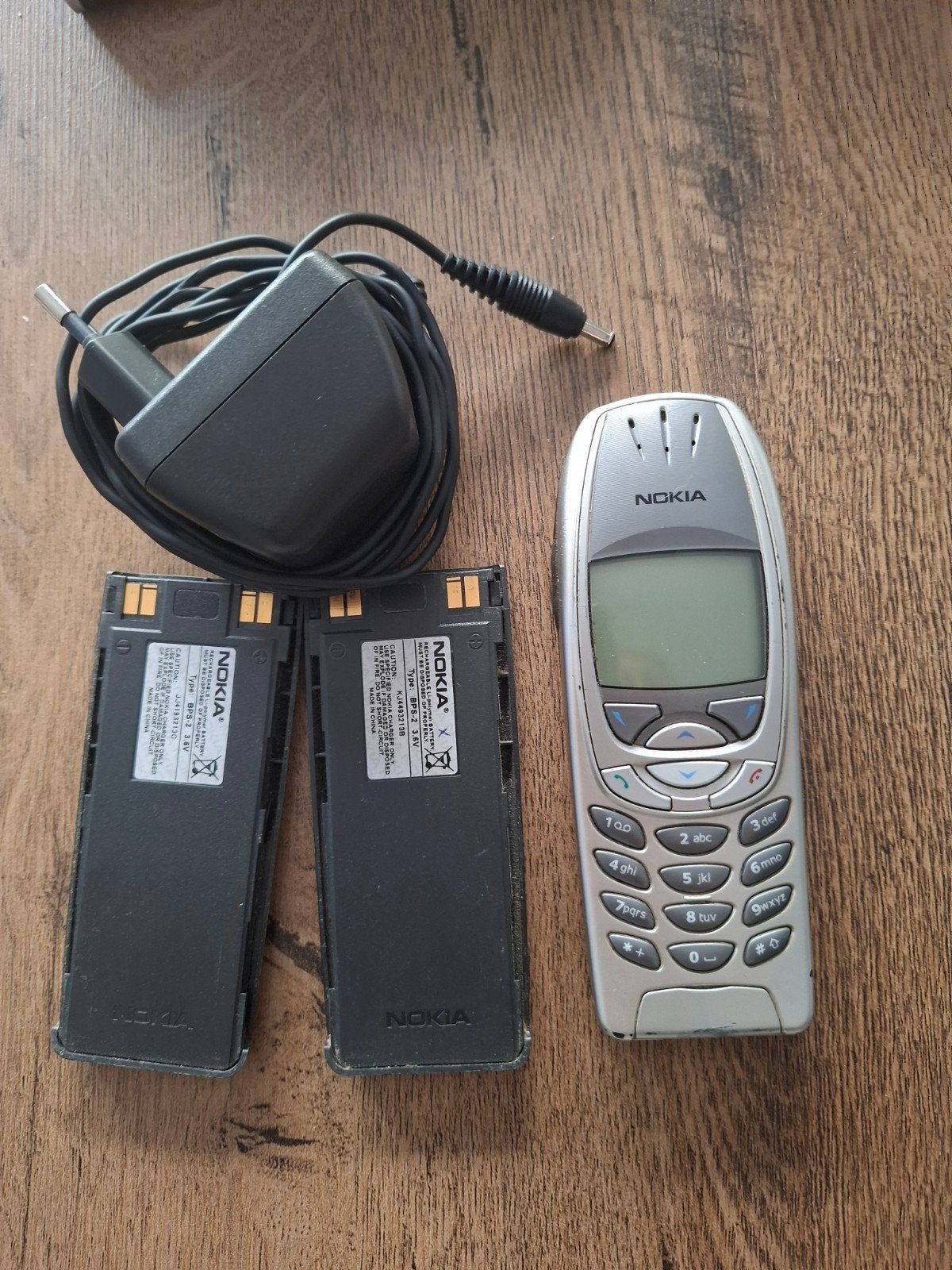 Nokia 6310 met oplader en extra batterijen, Telecommunicatie, Mobiele telefoons | Nokia, Gebruikt, Zonder abonnement, Zonder simlock
