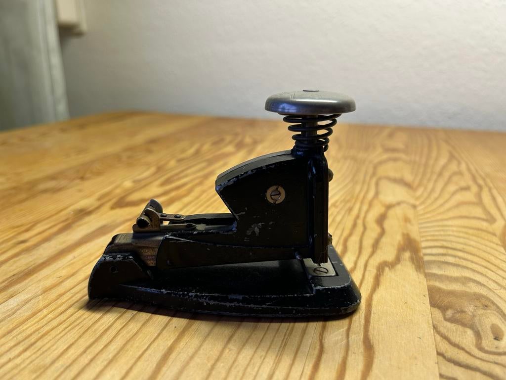 Antieke Velo nietmachine uit de jaren '30 - erfstuk, Antiek en Kunst, Ophalen