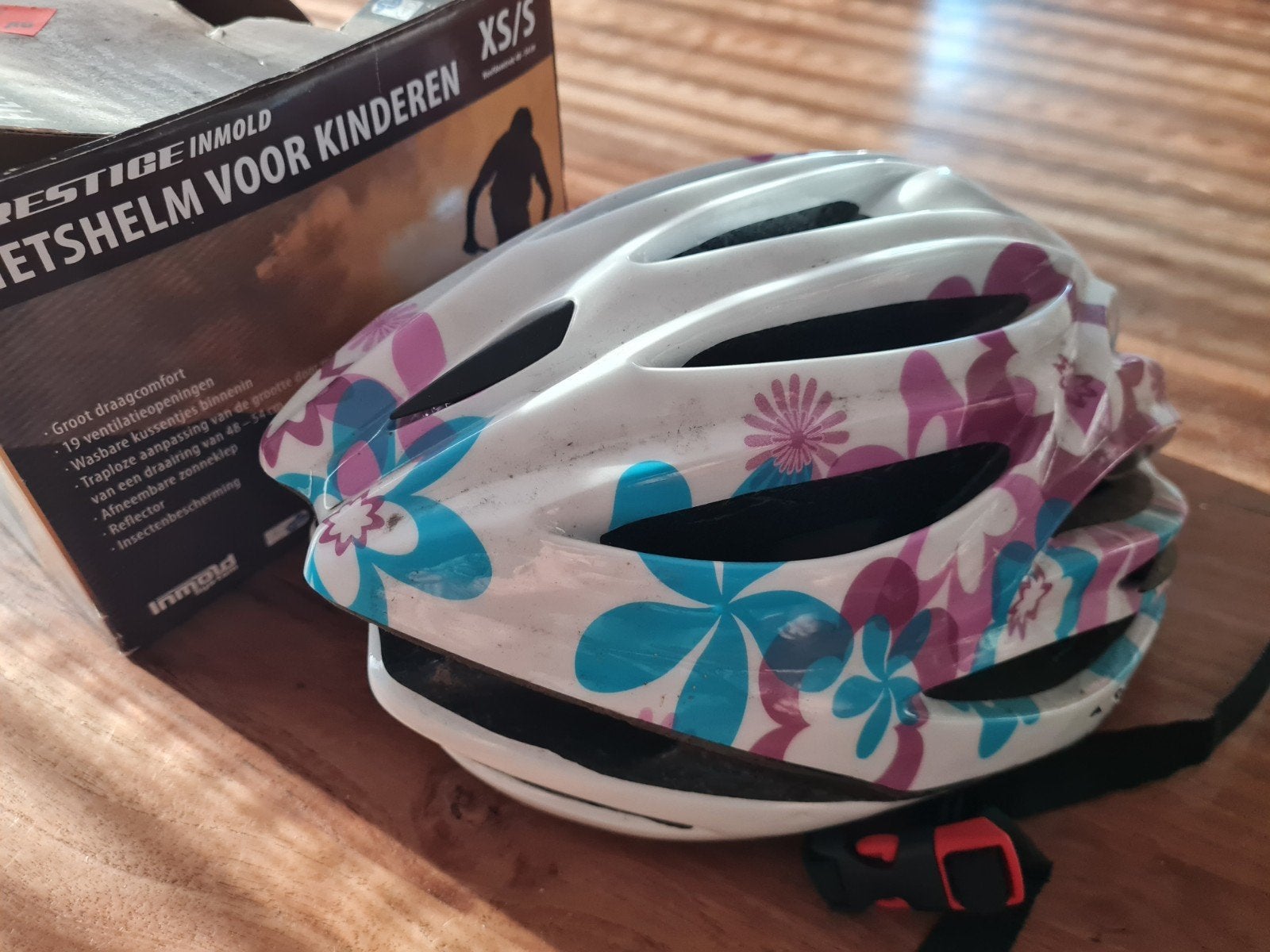 Fietshelm voor kinderen - Wit met bloemenpatroon, XS, Gebruikt, Meisje, Prestige Inmold