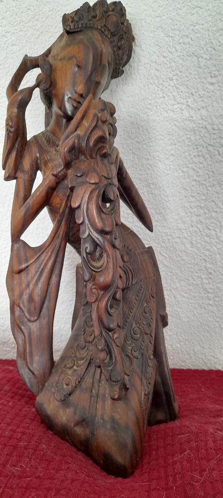 Goddelijke verschijning Bali 34 cm coromandelhout, Antiek en Kunst, Verzenden