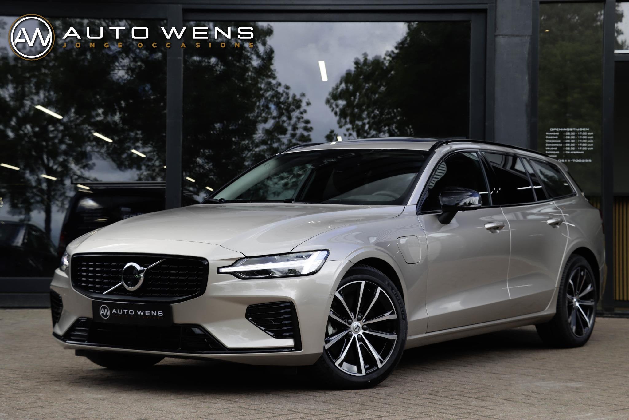 Volvo V60 T6 AWD Plus Dark Panoramadak HeadUp Display 360 Ca, Automaat, Gebruikt, Euro 6, 4 cilinders