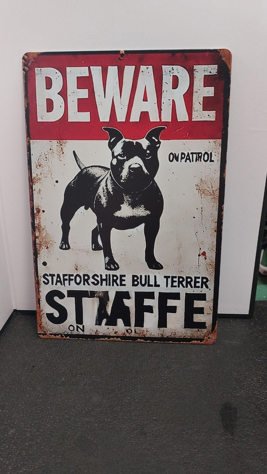 Bord Staffordshire Bull Terrier 20x30cm - Vintage Look, Vintage, Meerkleurig, Nieuw, Ophalen of Verzenden