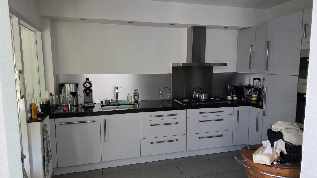 Luxe Grijze Hoogglans Hoekkeuken incl. Miele GEDEMONTEERD, Huis en Inrichting, Hoekkeuken, Ophalen of Verzenden, Hoogglans of Gelakt