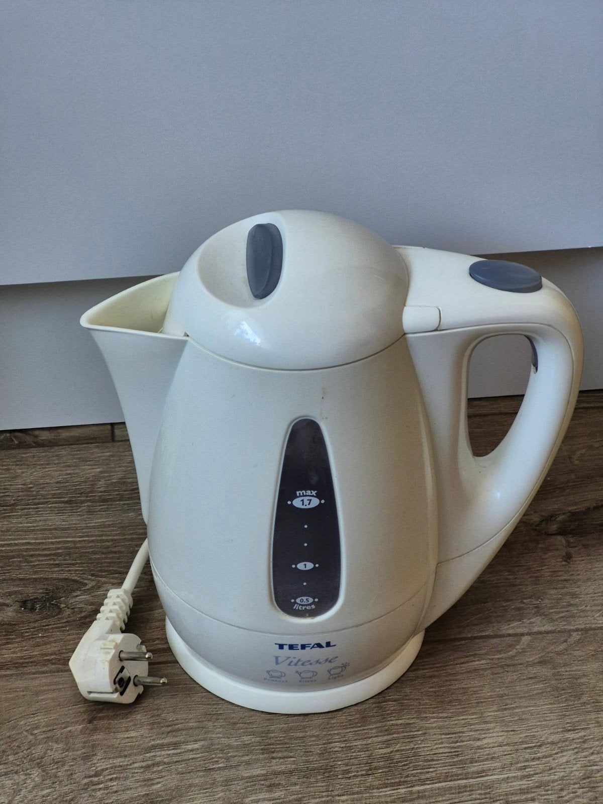 Tefal Vitesse Waterkoker - 1.7L, 1 tot 2 liter, Ophalen, Gebruikt, Draadloos