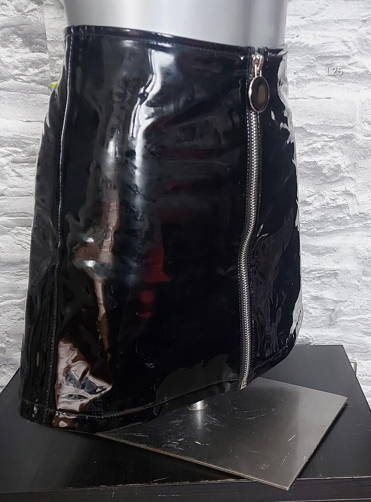 Kinky lak rok, Maat 38/40 (M), Zwart, Ophalen of Verzenden, Zo goed als nieuw