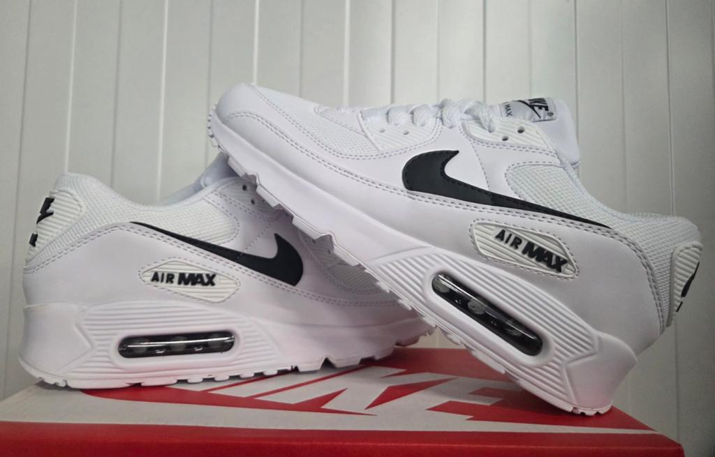 Nike air max 90 Wit/Zwart Maten 40 42 46 47, Kleding | Heren, Schoenen, Ophalen of Verzenden, Nieuw, Wit, Sneakers of Gympen
