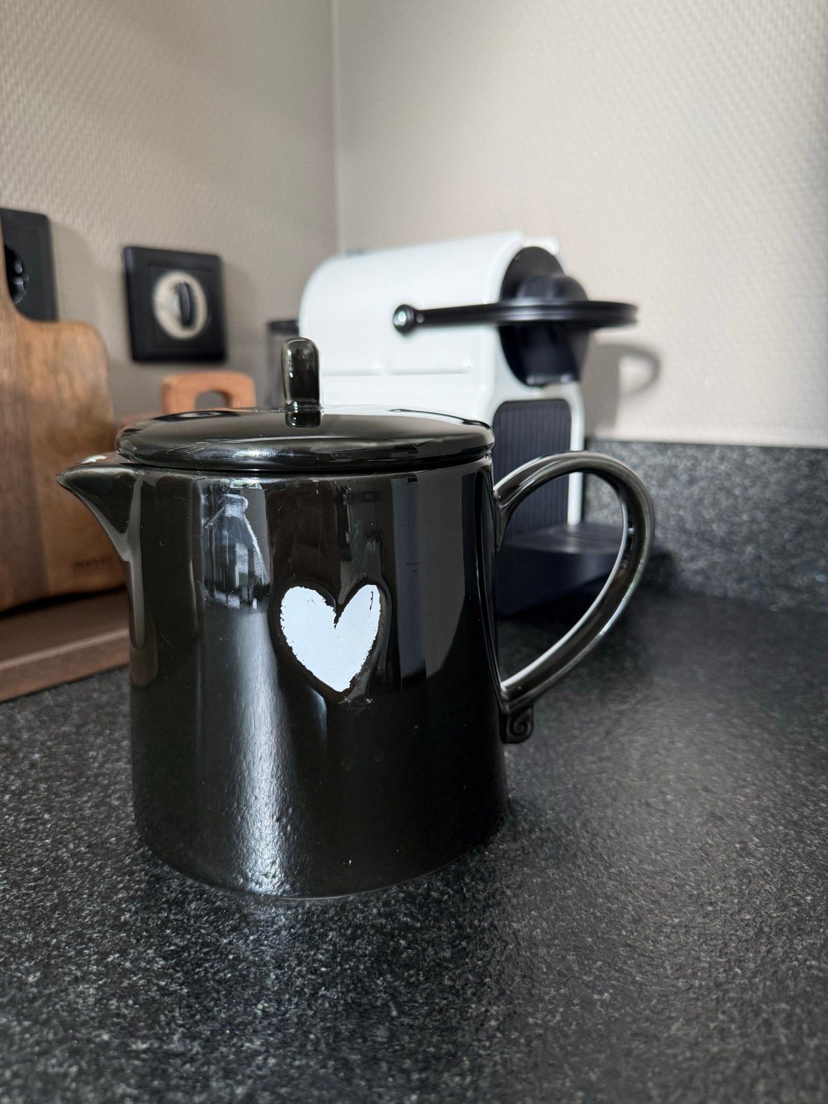 Zwarte bastion theepot/fluitketel met hartje, Theepot/fluitketel, Ophalen of Verzenden, Zo goed als nieuw, Zwart