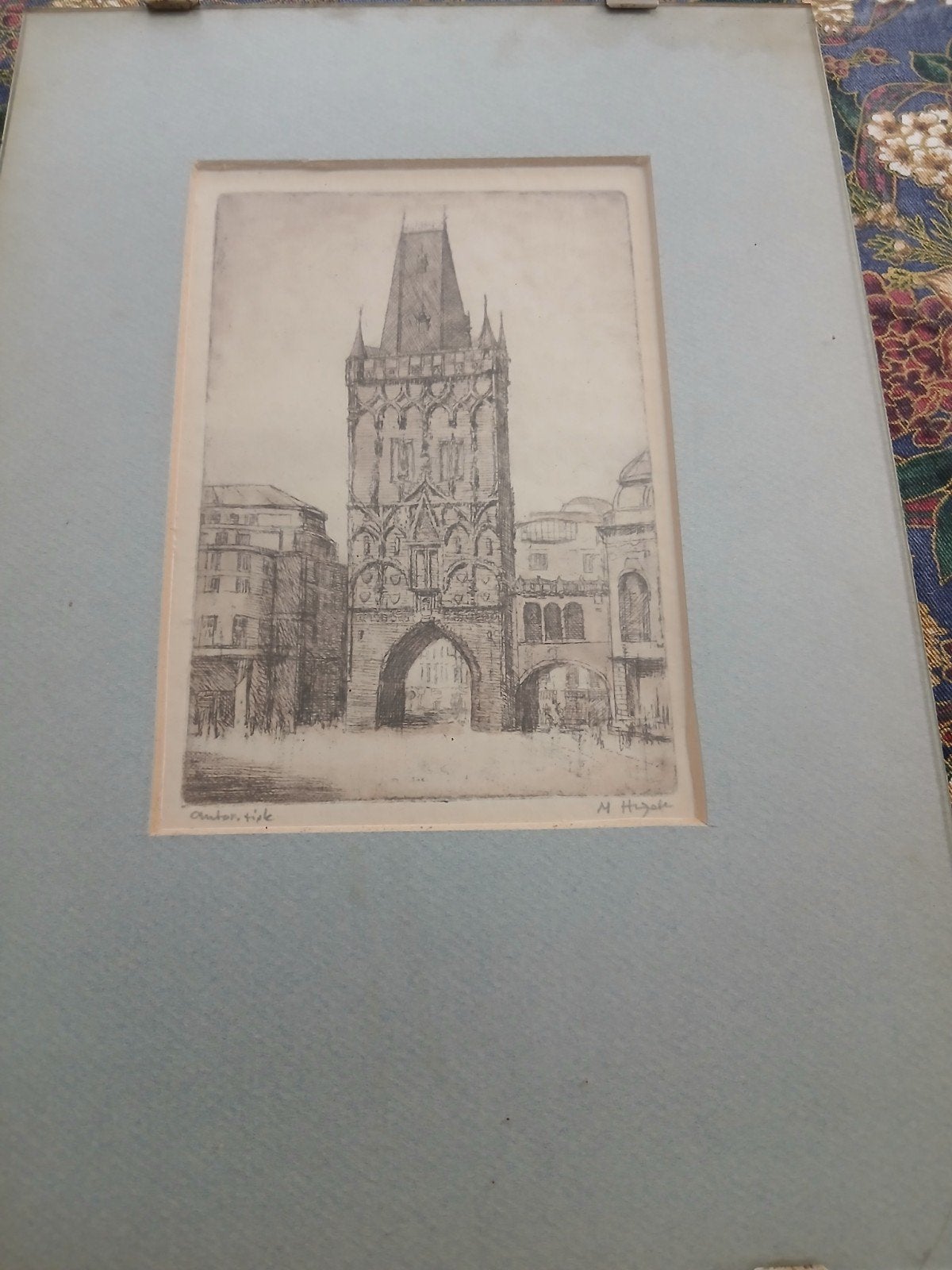 Ets van M.Hayek/ Hitzek: Poedertoren Praag, Ets, Stadsgezicht, Gesigneerd, Ophalen of Verzenden