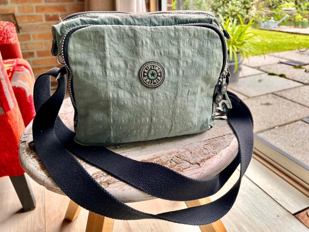 Kipling schoudertas ( zonder aapje), Sieraden, Tassen en Uiterlijk, Tassen | Schoudertassen, Ophalen, Zo goed als nieuw, Groen