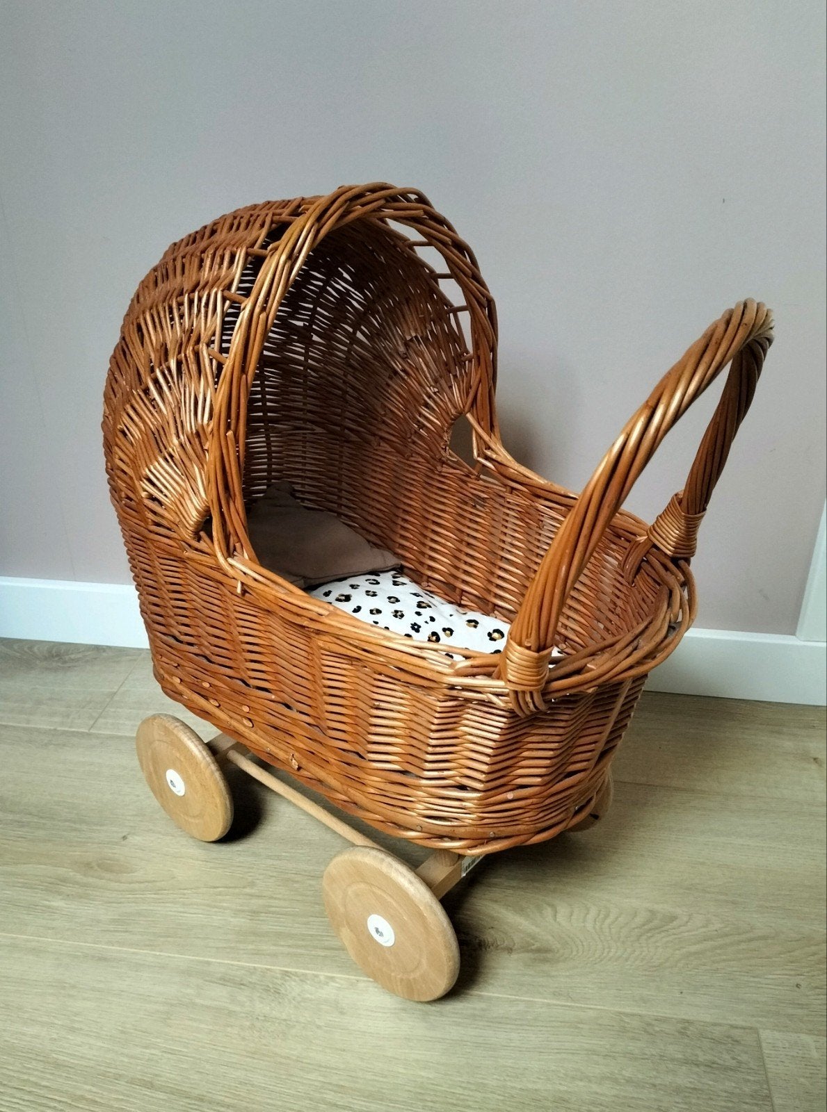Rotan poppenwagen met dekentje, Kinderen en Baby's, Kinderwagens en Combinaties, Ophalen, Zo goed als nieuw, Kinderwagen, Overige merken