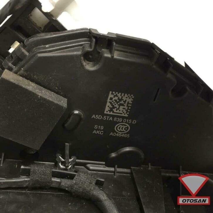 vw passat b8 2017 vag portier slot links achter 5ta839015d, Gebruikt, Volkswagen, Volkswagen AG, Achter