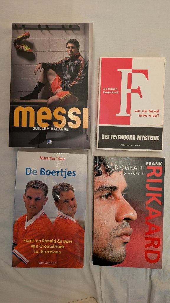 Boeken Messi, Ronaldinho, Rijkaard, Feyenoord, Guardiola, Ophalen of Verzenden, Zo goed als nieuw, Buitenlandse clubs, Boek of Tijdschrift