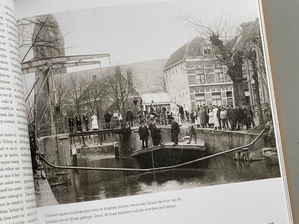 De Koekenfabriek – Honderd jaar lijnolie uit Oudewater 2014, Ophalen of Verzenden, Nieuw