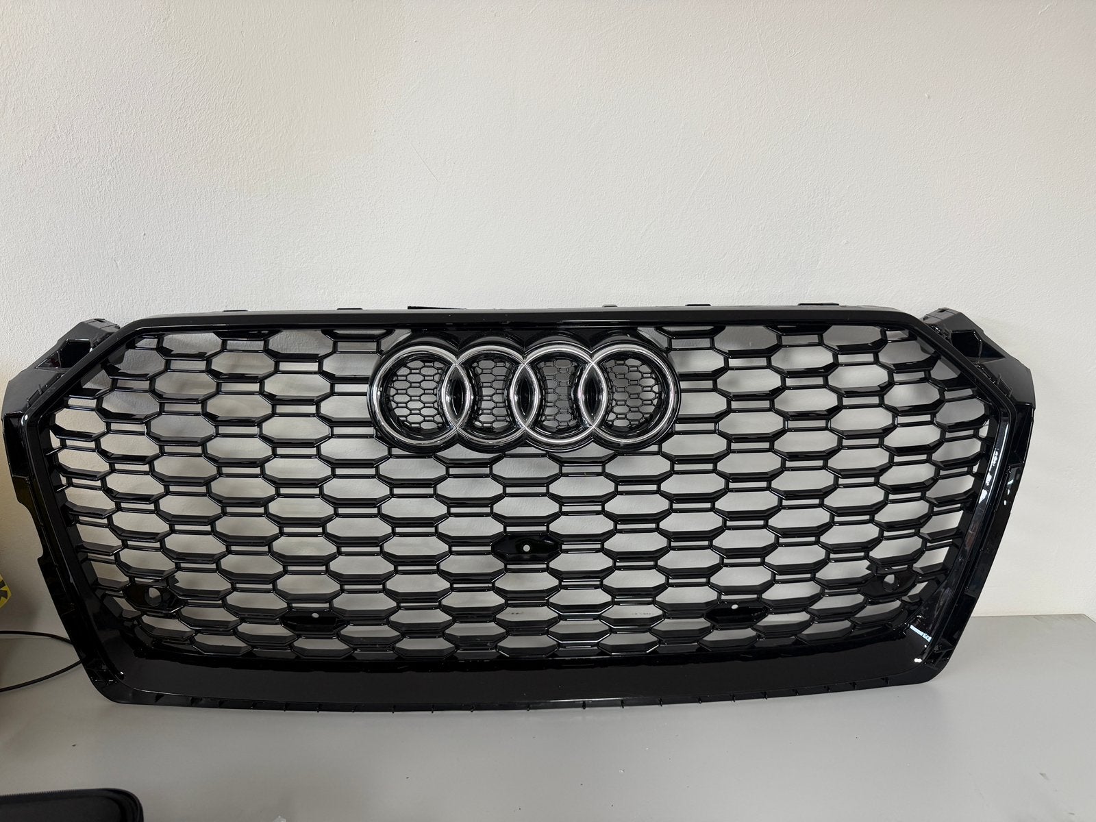 Audi A5 B9 2017 RS look Grill, Ophalen, Gebruikt, Voor, Audi