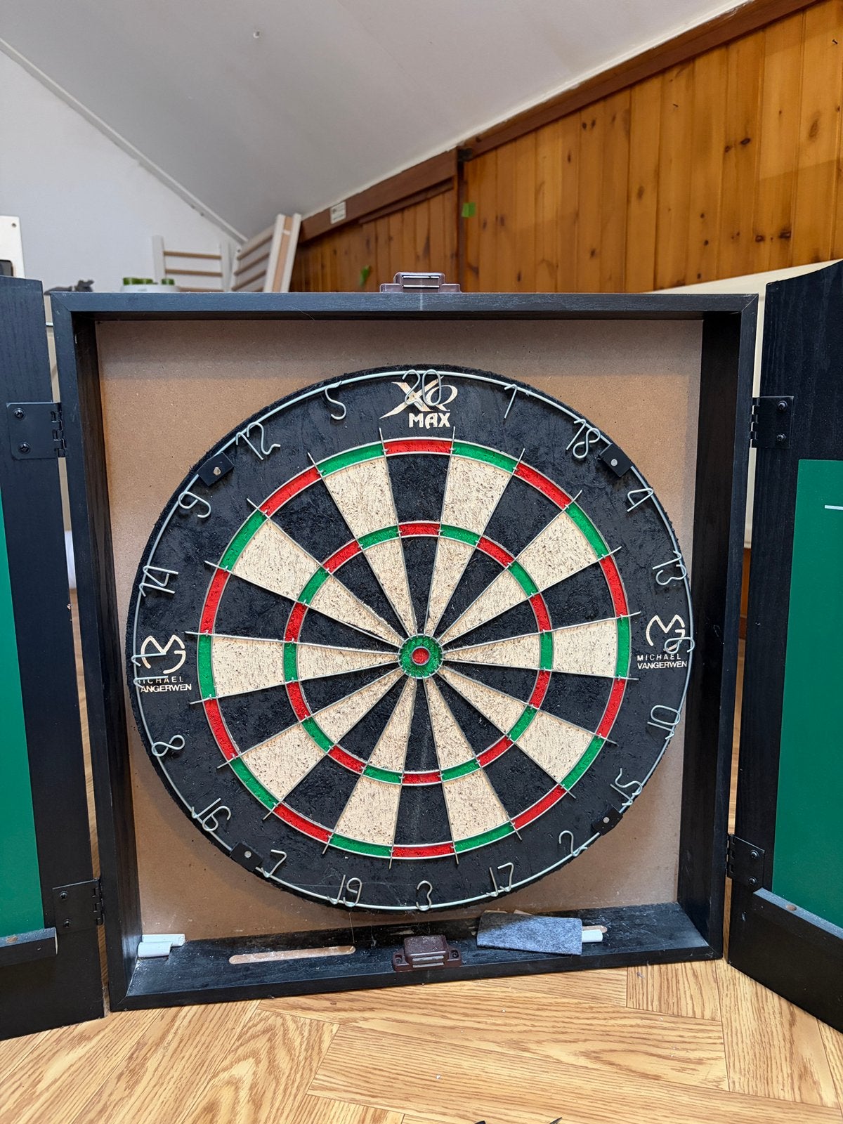 Dartbord kast, Ophalen, Gebruikt, Dartbord