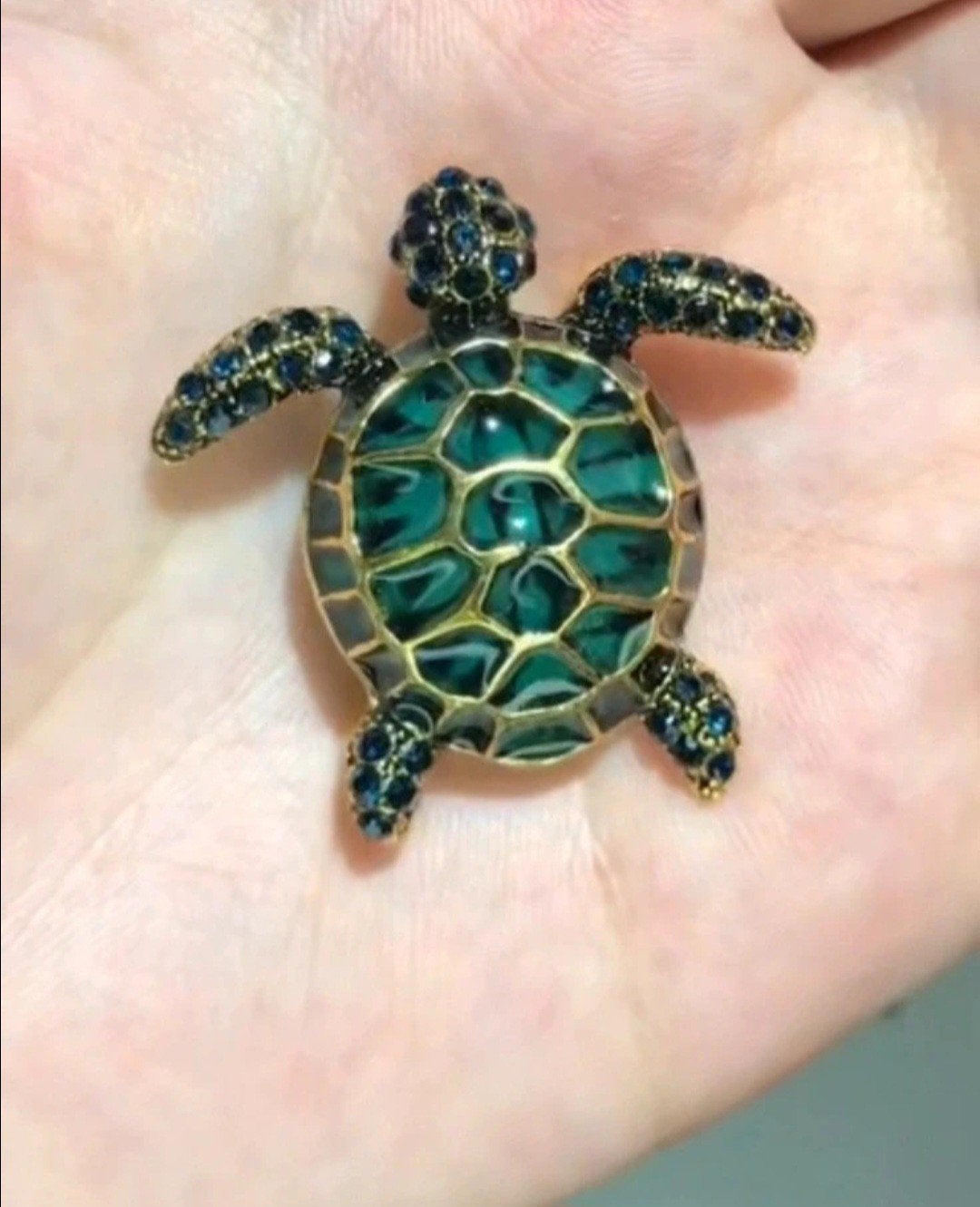 Nieuwe schildpad broche met blauwe steentjes, Ophalen, Overige materialen, 4 tot 7 cm, Nieuw
