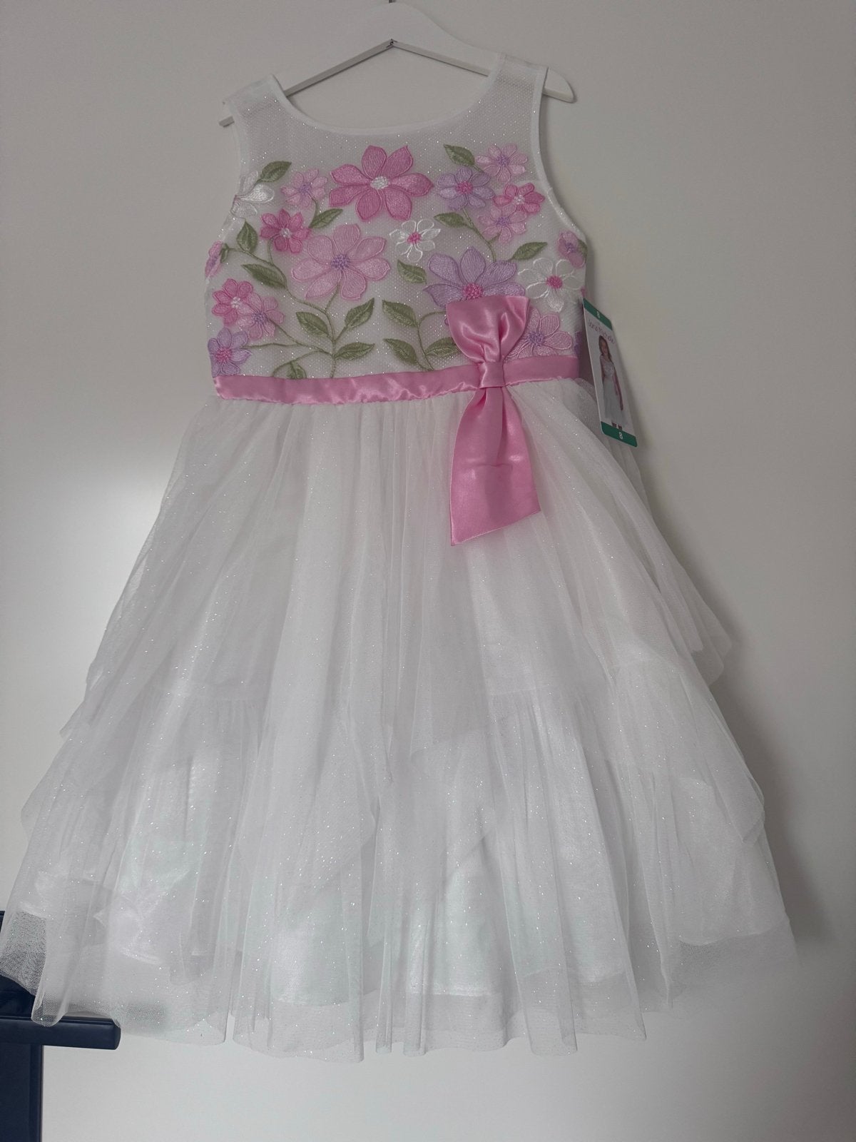 Nieuwe Witte Meisjes Jurk met Roze Bloemen en Strik - Maat 8, Ophalen of Verzenden, Nieuw, Meisje