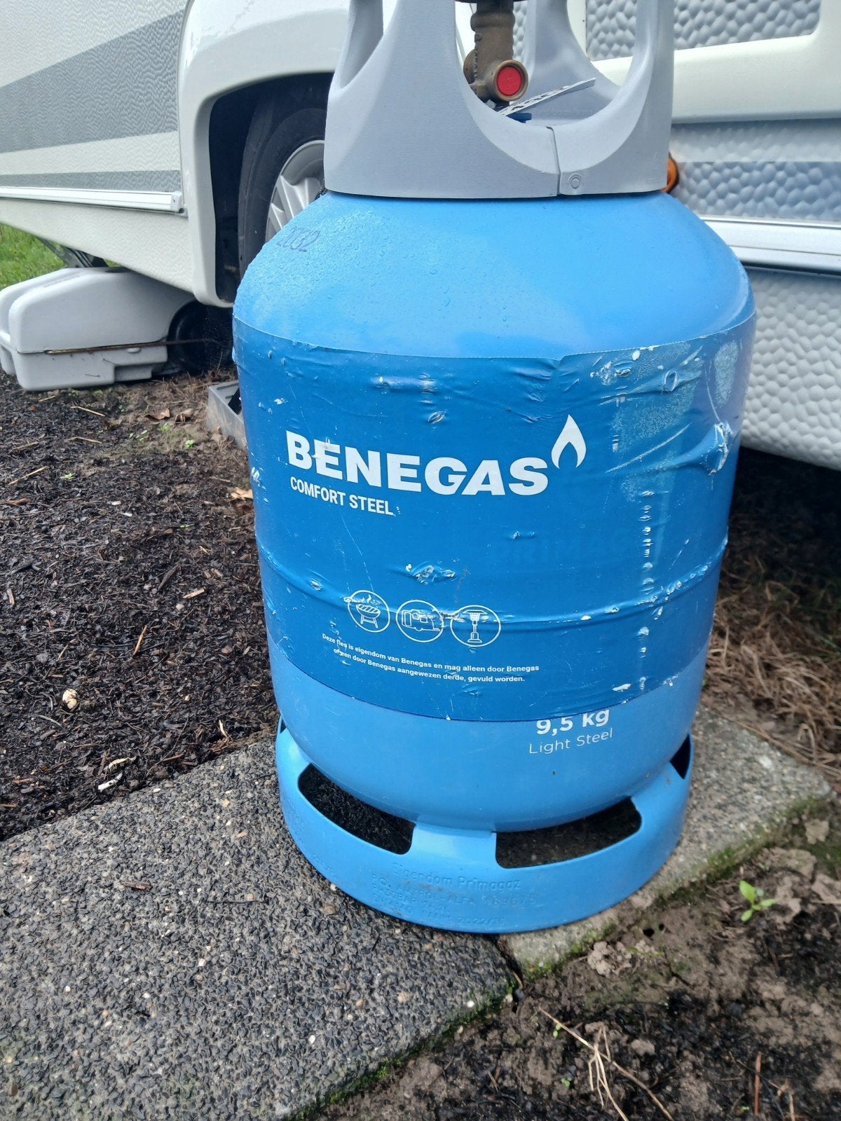 benegas fles, Ophalen, Zo goed als nieuw