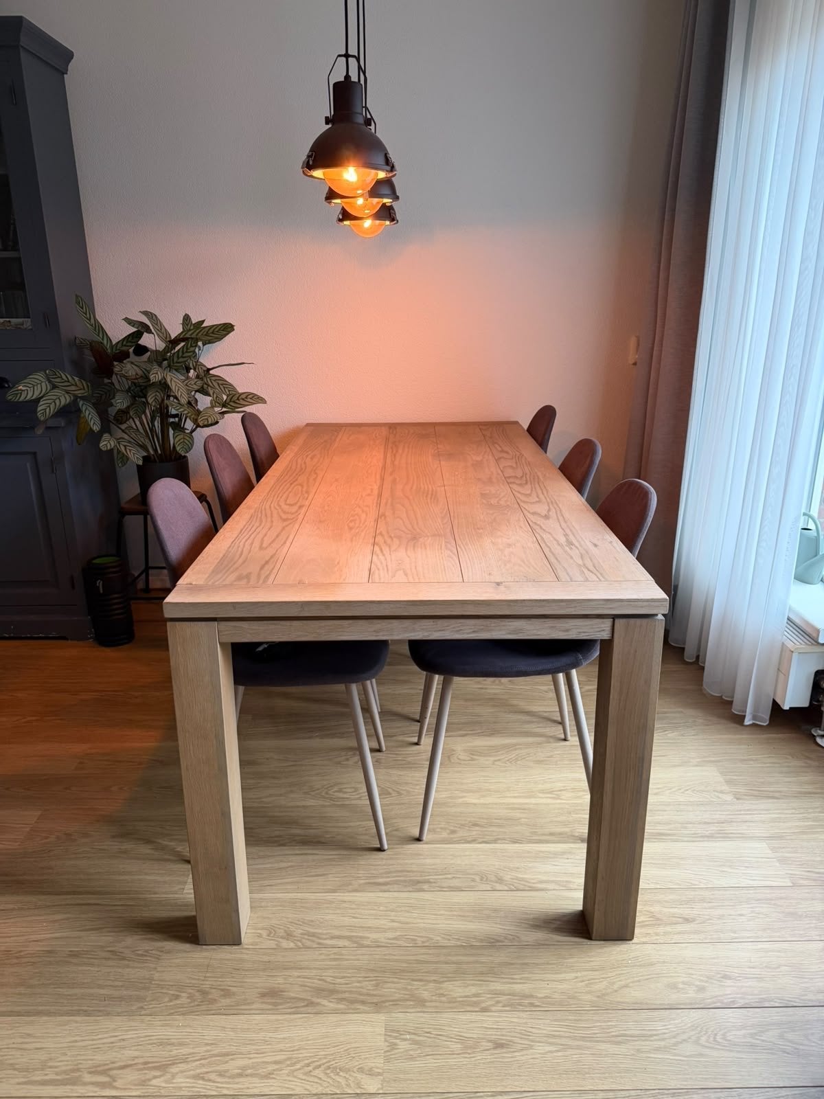 Robuuste eettafel van eikenhout - perfect voor 6 personen, Ophalen, Eikenhout, 50 tot 100 cm, Zo goed als nieuw