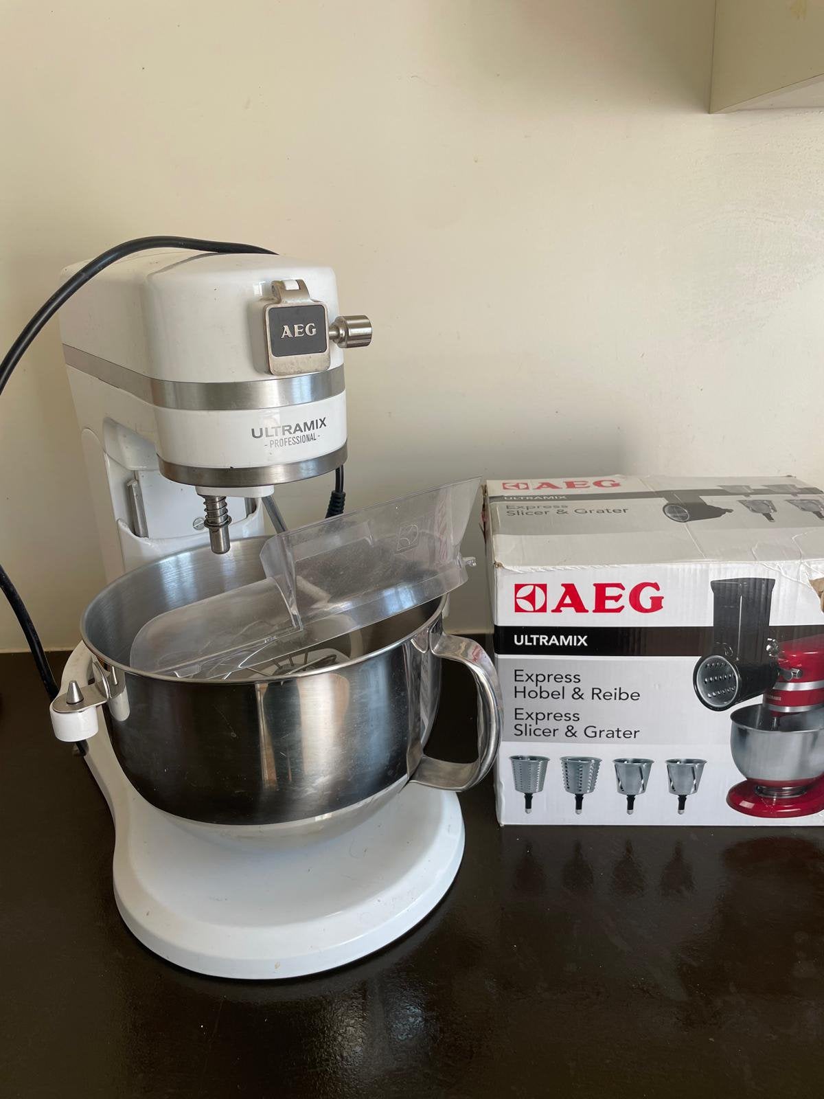 Aeg Km6100 Pro Ultramix keukenmachine, 4 liter of meer, Ophalen, Zo goed als nieuw, 3 snelheden of meer