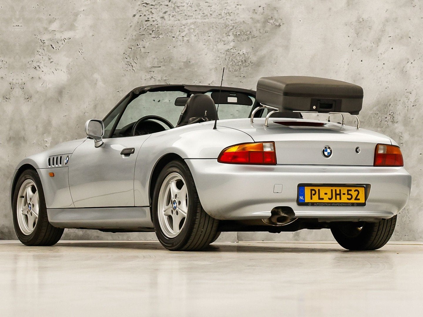 BMW Z3 1.9 Sport Automaat (LOGISCH NAP, AIRCO, RADIO, LEDER,, Automaat, Achterwielaandrijving, Zwart, Cabriolet