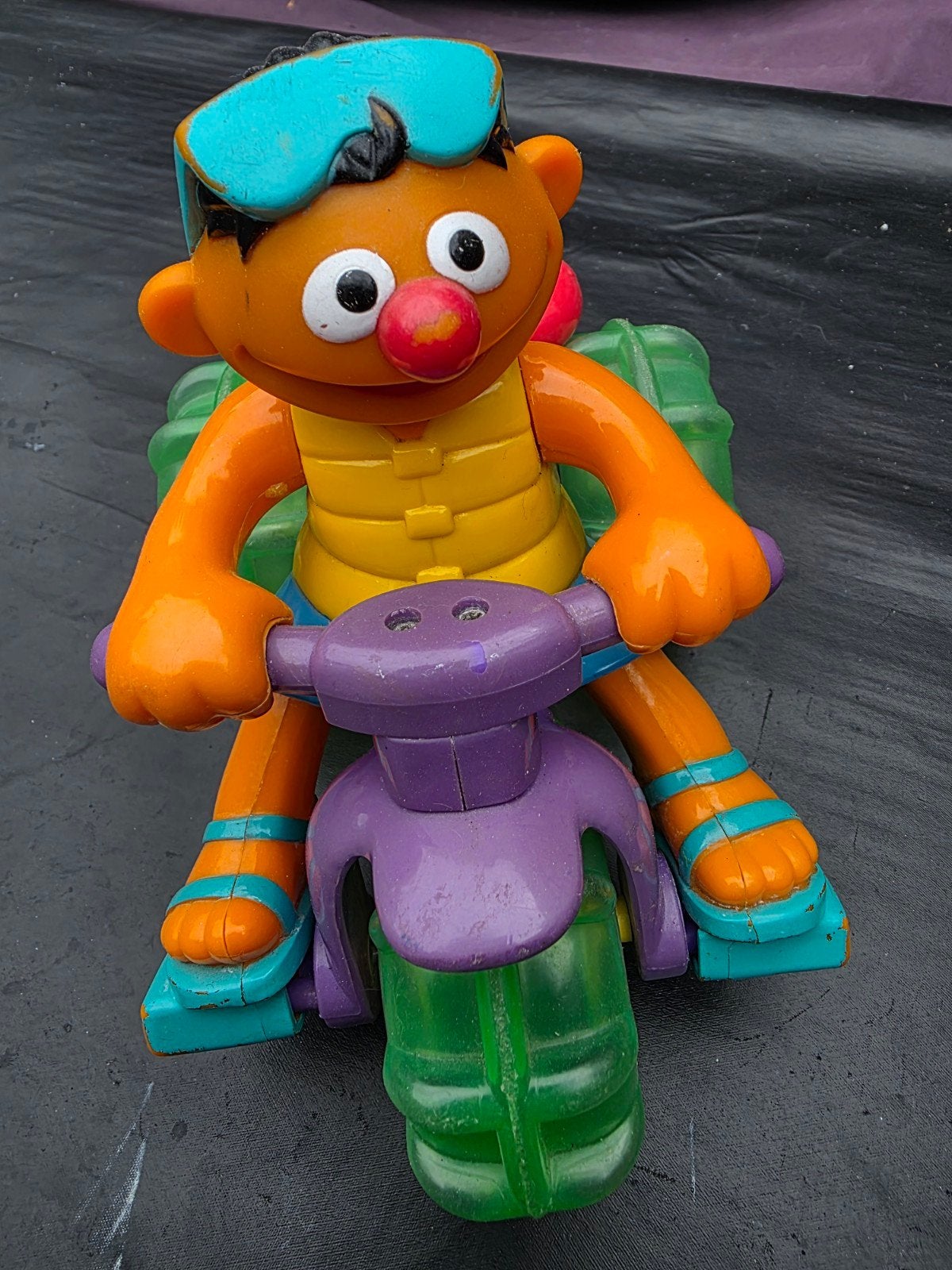 Retro Sesamstraat Badspeelgoed - Ernie op Driewieler (2001), Ophalen of Verzenden, Gebruikt, Overige typen, Met wieltjes