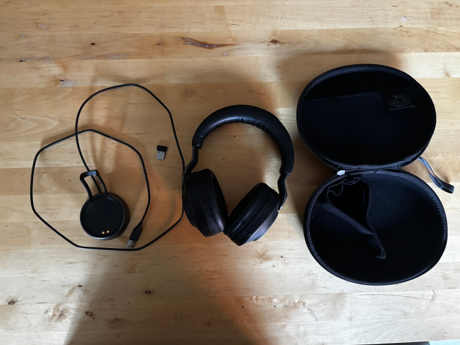 Jabra Evolve2 85 + Laadstation/Hoes - Bluetooth Headset, Audio, Tv en Foto, Koptelefoons, Ophalen of Verzenden, Zo goed als nieuw