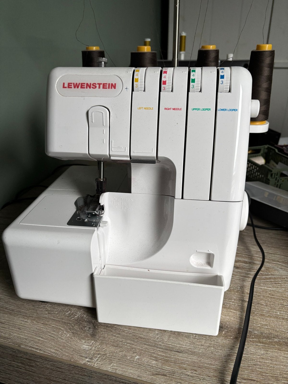 Lewenstein Lockmachine - Zo goed als nieuw, Ophalen, Zo goed als nieuw, Lockmachine, Lewenstein