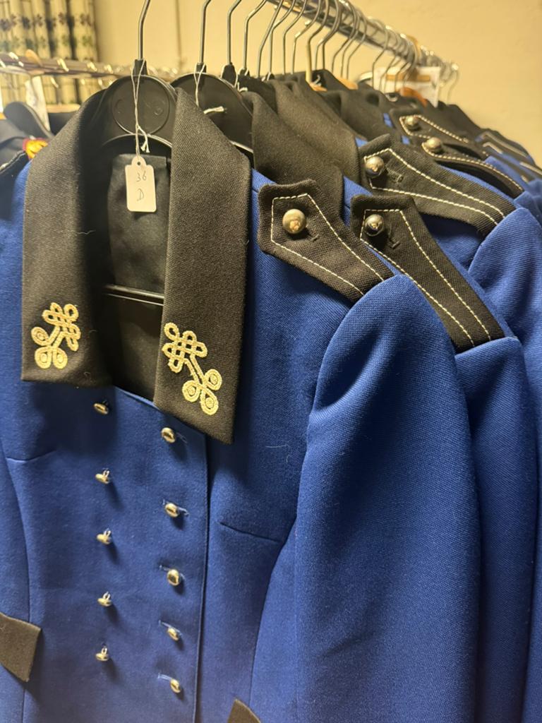 Fanfare jassen blauw met zwart ,diverse maten, Ophalen of Verzenden, Landmacht, Nederland, Kleding of Schoenen