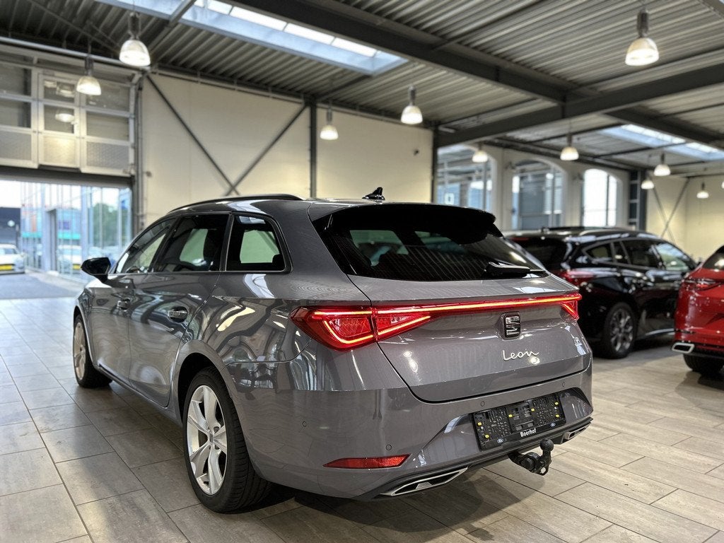 SEAT Leon Sportstourer 1.5 TSI e-Hybrid 204pk FR Business |, 12 maanden, 4 cilinders, Leder en Stof, 1616 kg