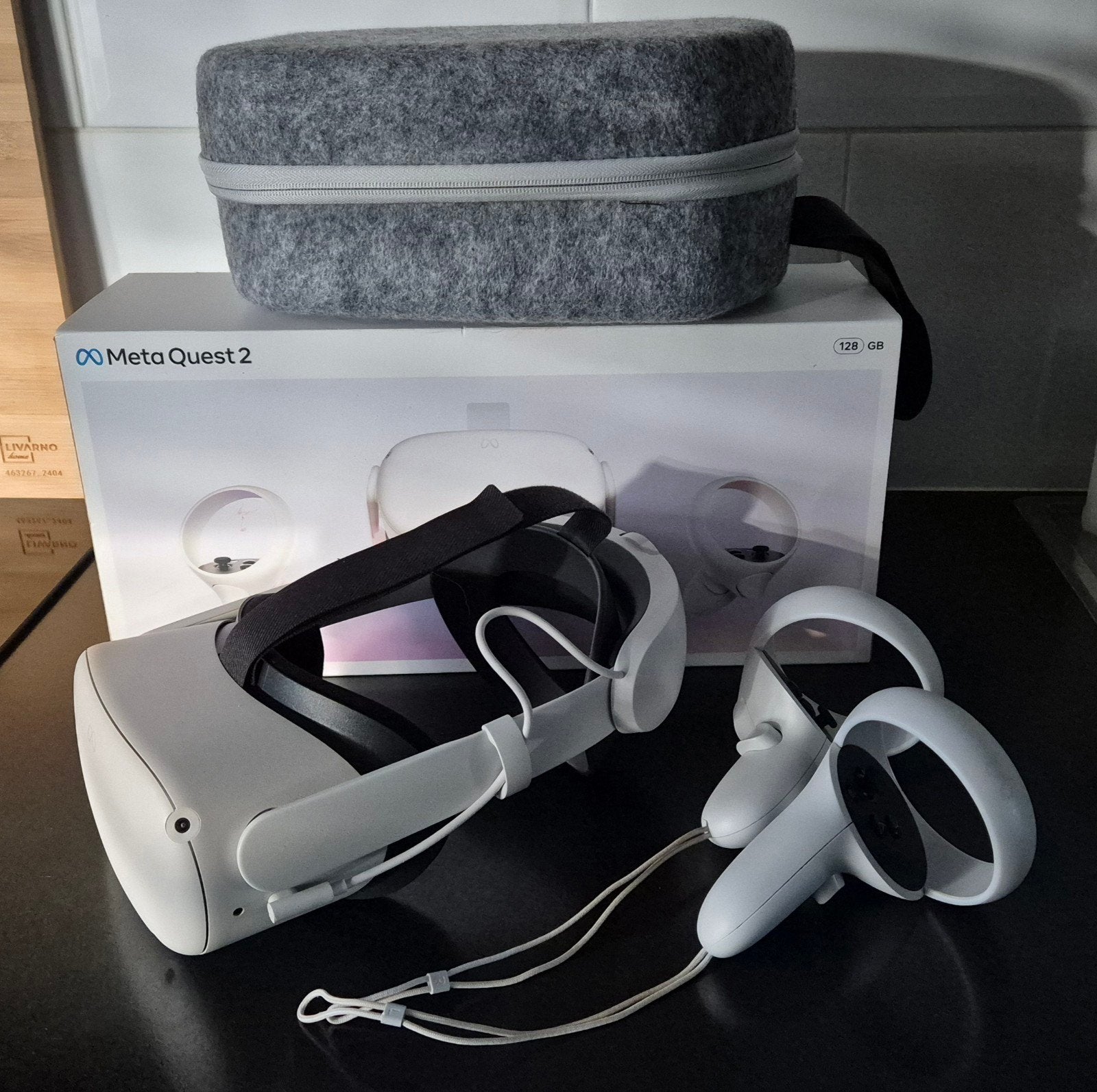 Meta Quest 2 VR-bril met controllers en draagtas, Ophalen of Verzenden, Zo goed als nieuw, VR-bril, Overige platformen
