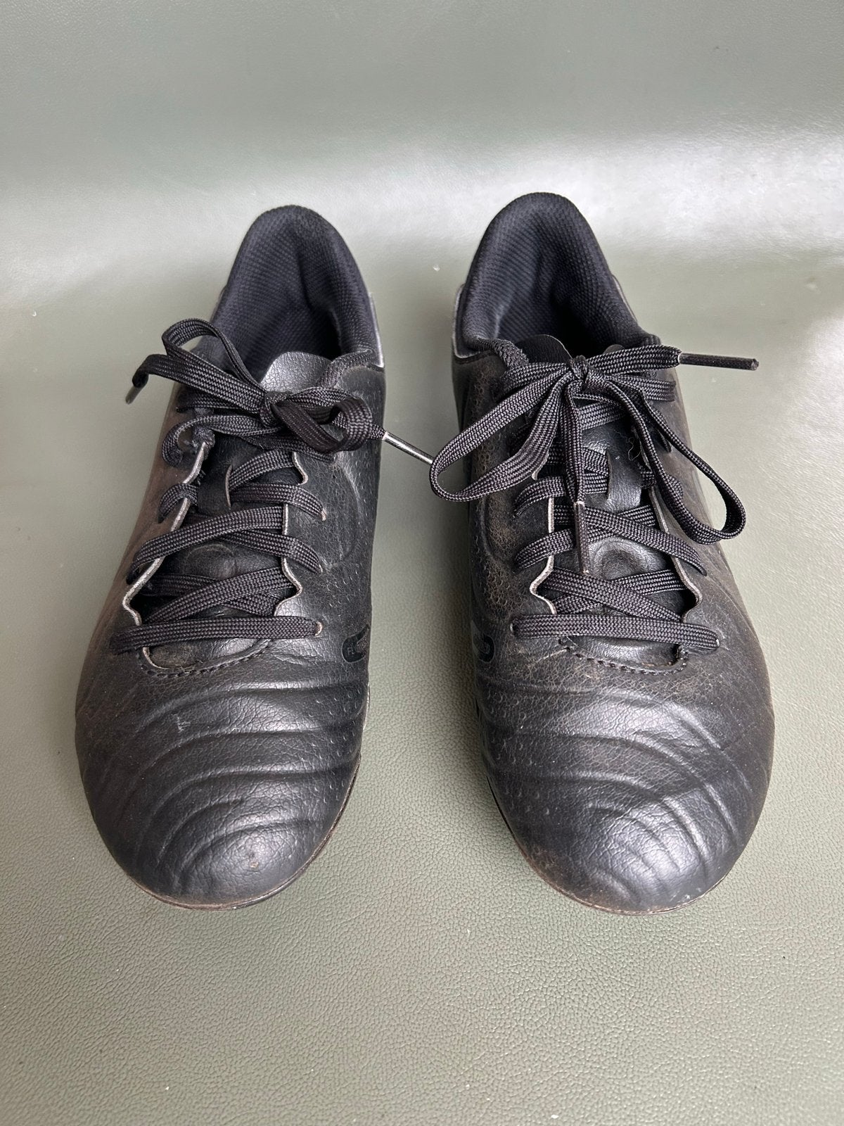 Nike Tiempo voetbalschoenen - Maat 34, Gebruikt, Schoenen, Ophalen of Verzenden, Maat S