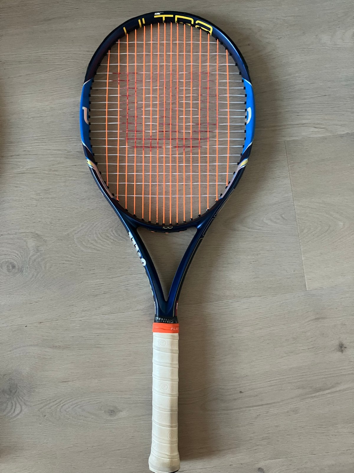 Wilson Ultra 100 Tennisracket - 300 gram, 16x19 snarenpatroo, Sport en Fitness, Ophalen of Verzenden, Gebruikt, Racket, Wilson