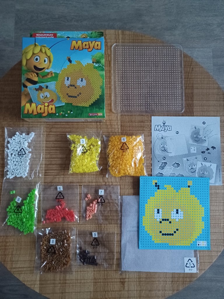 Maja strijkkralen en strijkplank met kralen / Maya de Bij, Ophalen of Verzenden, Nieuw, Knutselen