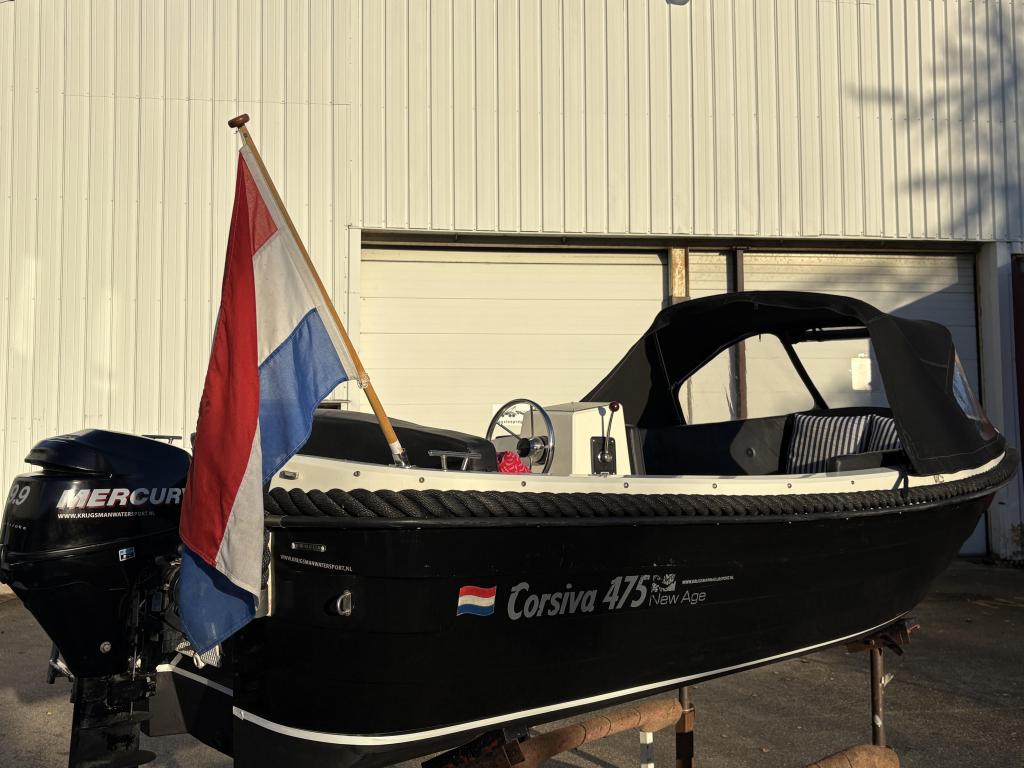 Corsiva 475 + Mercury 9.9pk + Tafel + Zonnedek + NWE Trailer, 5 m, Gebruikt, Polyester, Benzine