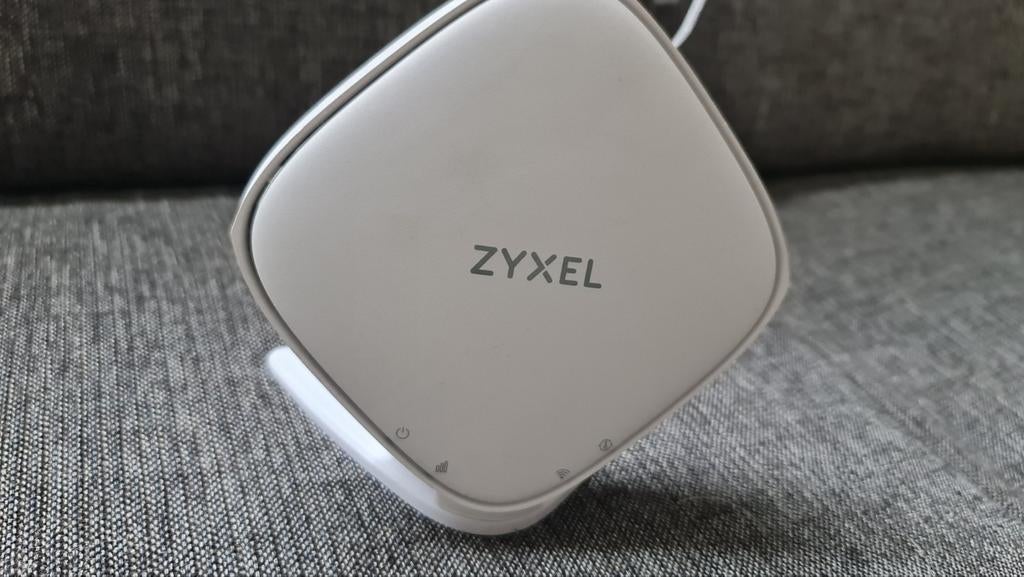Zyxel VDSL2/ADSL2+ WiFi Router, Ophalen of Verzenden, Zo goed als nieuw, Router met modem, Zyxel