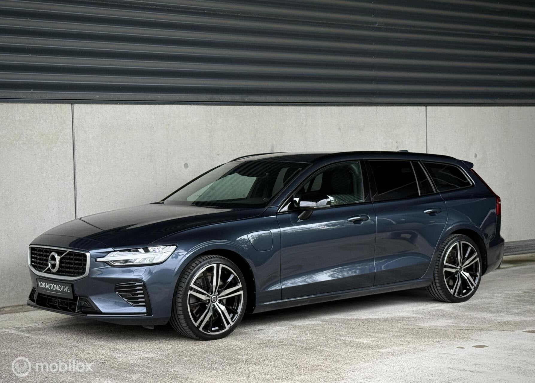 Volvo V60 2.0 T6 Recharge AWD R-Design|Winterpakket|ACC|BLIS, Automaat, Gebruikt, Adaptive Cruise Control, 4 cilinders