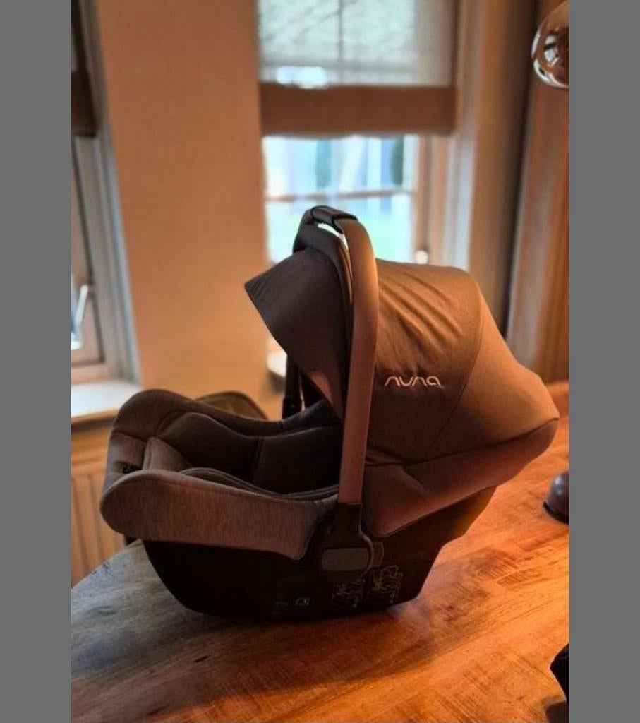 Nuna Pipa Lite Autostoel met Isofix - Zeer Goede Staat, Kinderen en Baby's, Autostoeltjes, Zijbescherming, Zo goed als nieuw, Isofix