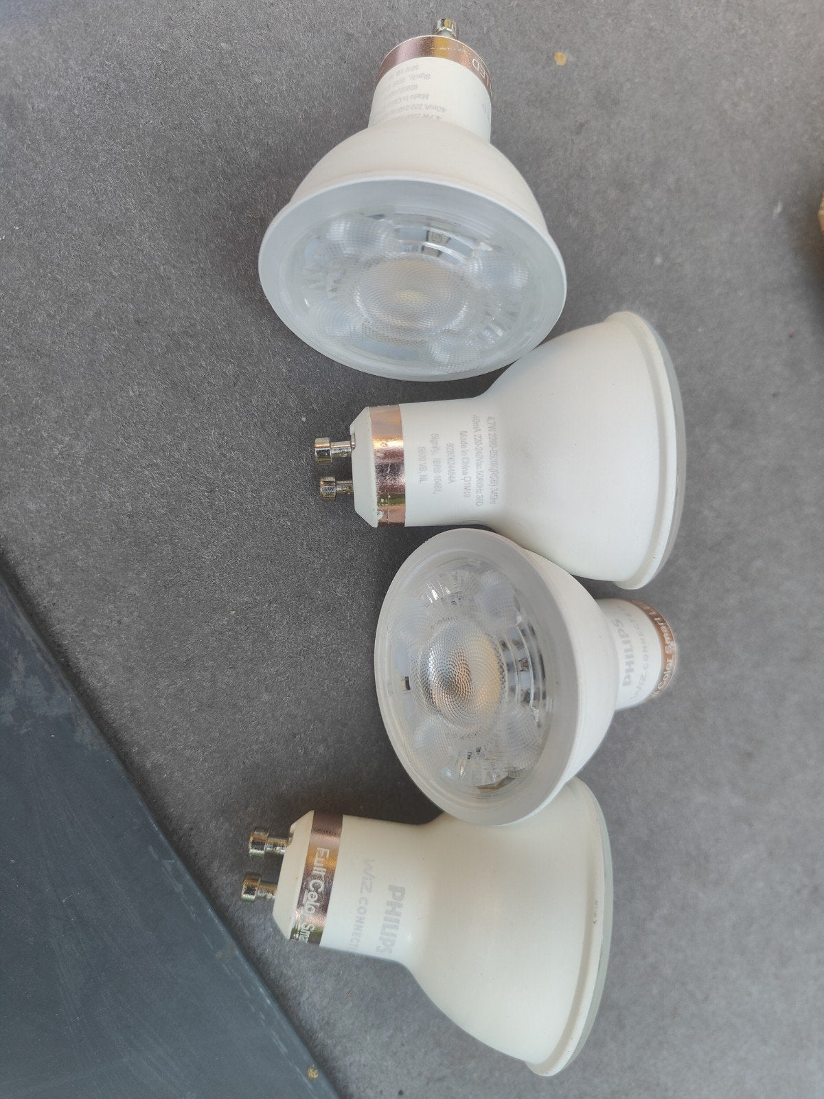 Philips Hue White and Color GU10 - 4 stuks, Meerkleurig, 60 watt of meer, E27 (groot), Zo goed als nieuw