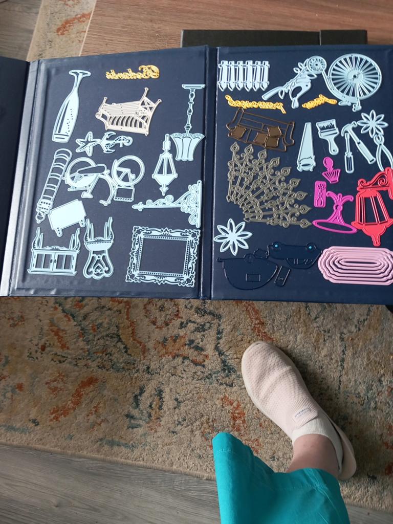 Mallen voor roze cuttlebug, Hobby en Vrije tijd, Ophalen of Verzenden, Overige thema's, Pons of Mal