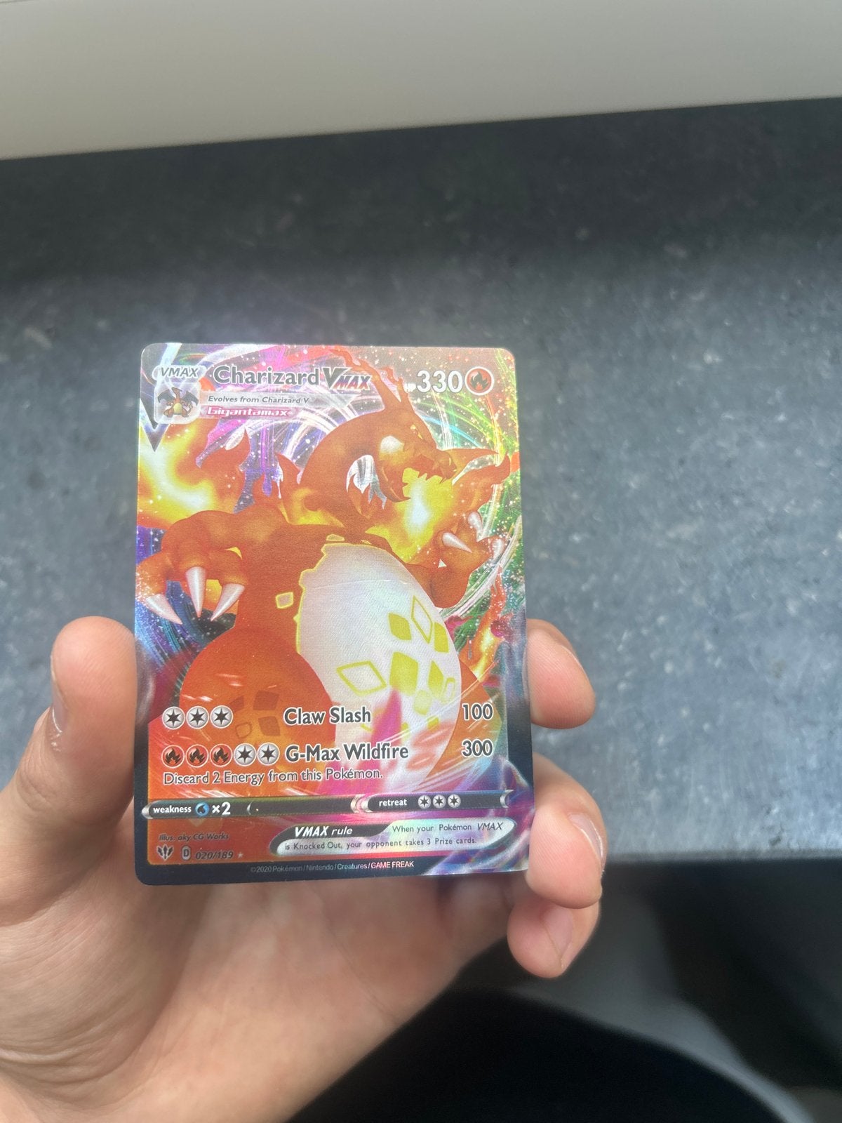 Charizard VMAX Pokémon kaart (Full Art), Ophalen, Zo goed als nieuw, Losse kaart, Foil