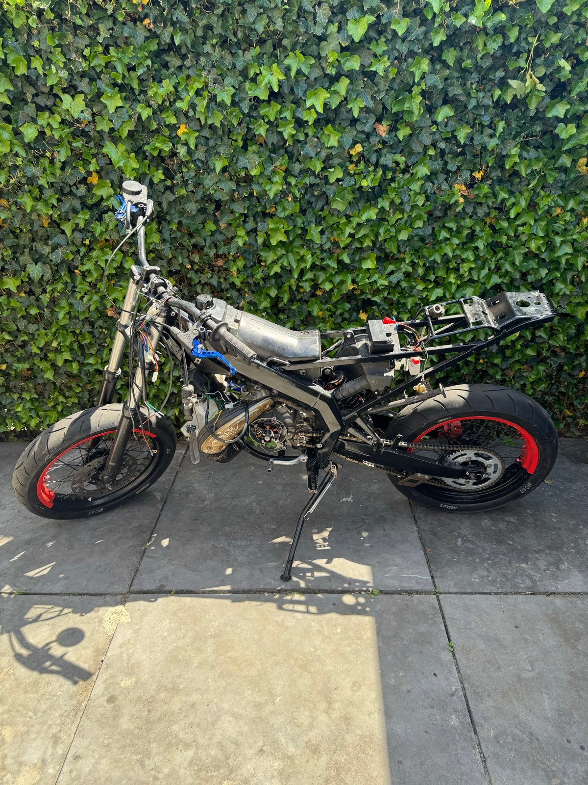 Derbi Senda 2009 - Gepoedercoat frame, nieuwe kappen, Ophalen, 6 versnellingen, Gebruikt, Maximaal 45 km/u