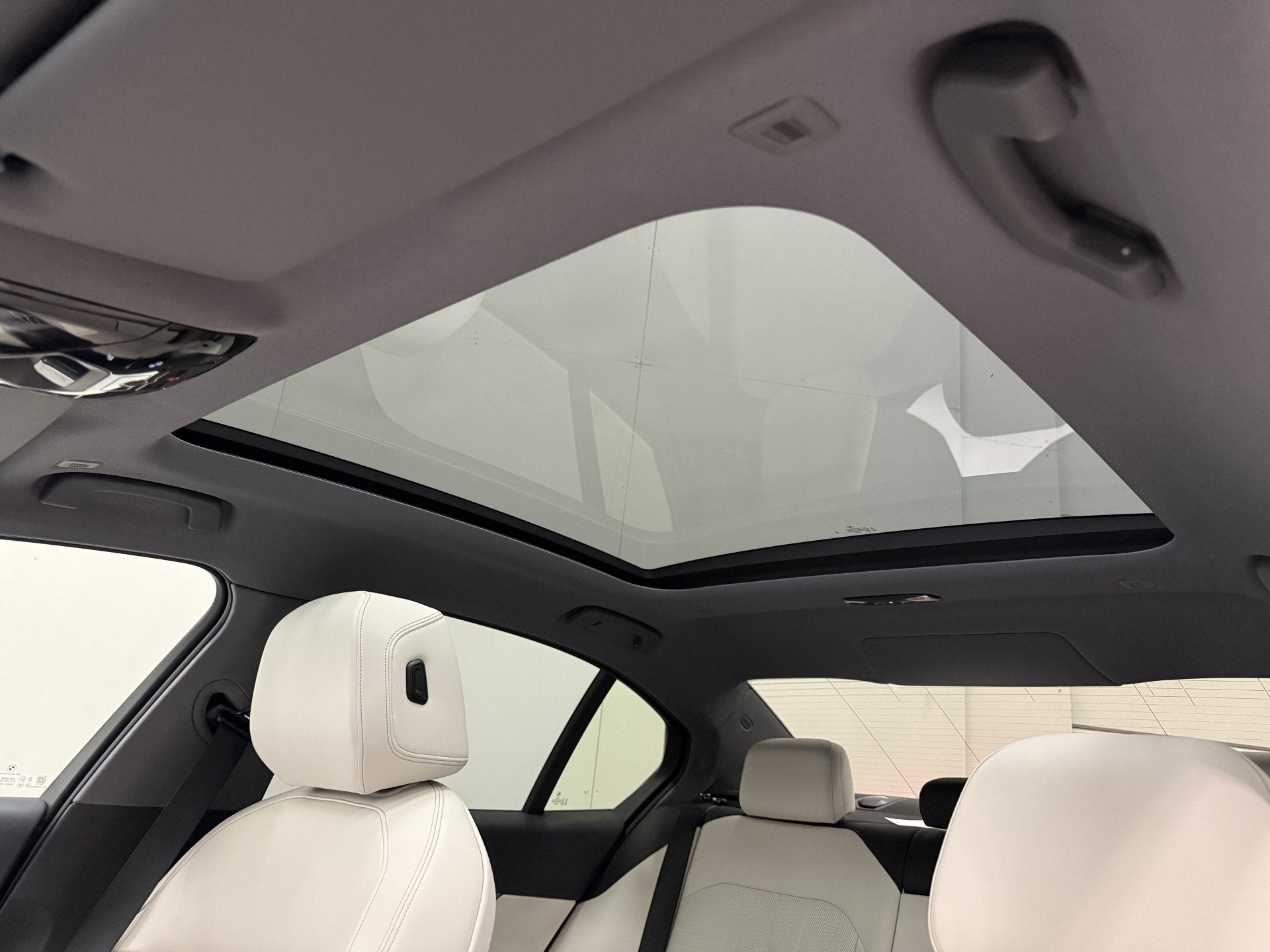 BMW 5 Serie 530e Edition PANO/HEAD-UP/ACC/H&K/LEER-SPORT/CUR, Automaat, Achterwielaandrijving, Gebruikt, Beige