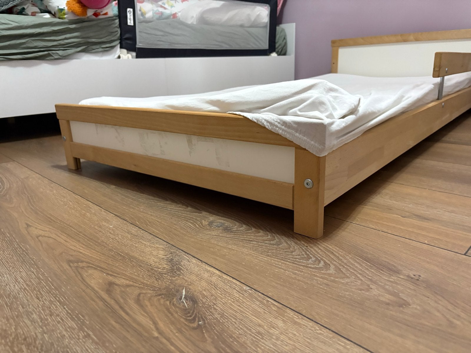 2x Ikea Sniglar kinderbedden met matras (vloerbedden), Ophalen, Gebruikt, Beige, 190 cm of minder