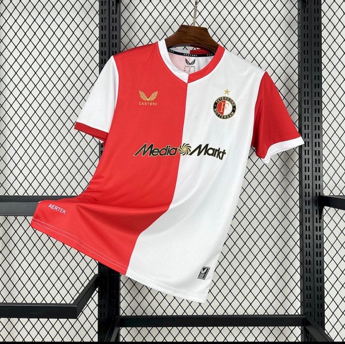 Nieuw Feyenoord Shirt Maat L, Maat 52/54 (L), Nieuw, Ophalen of Verzenden, Voetbal