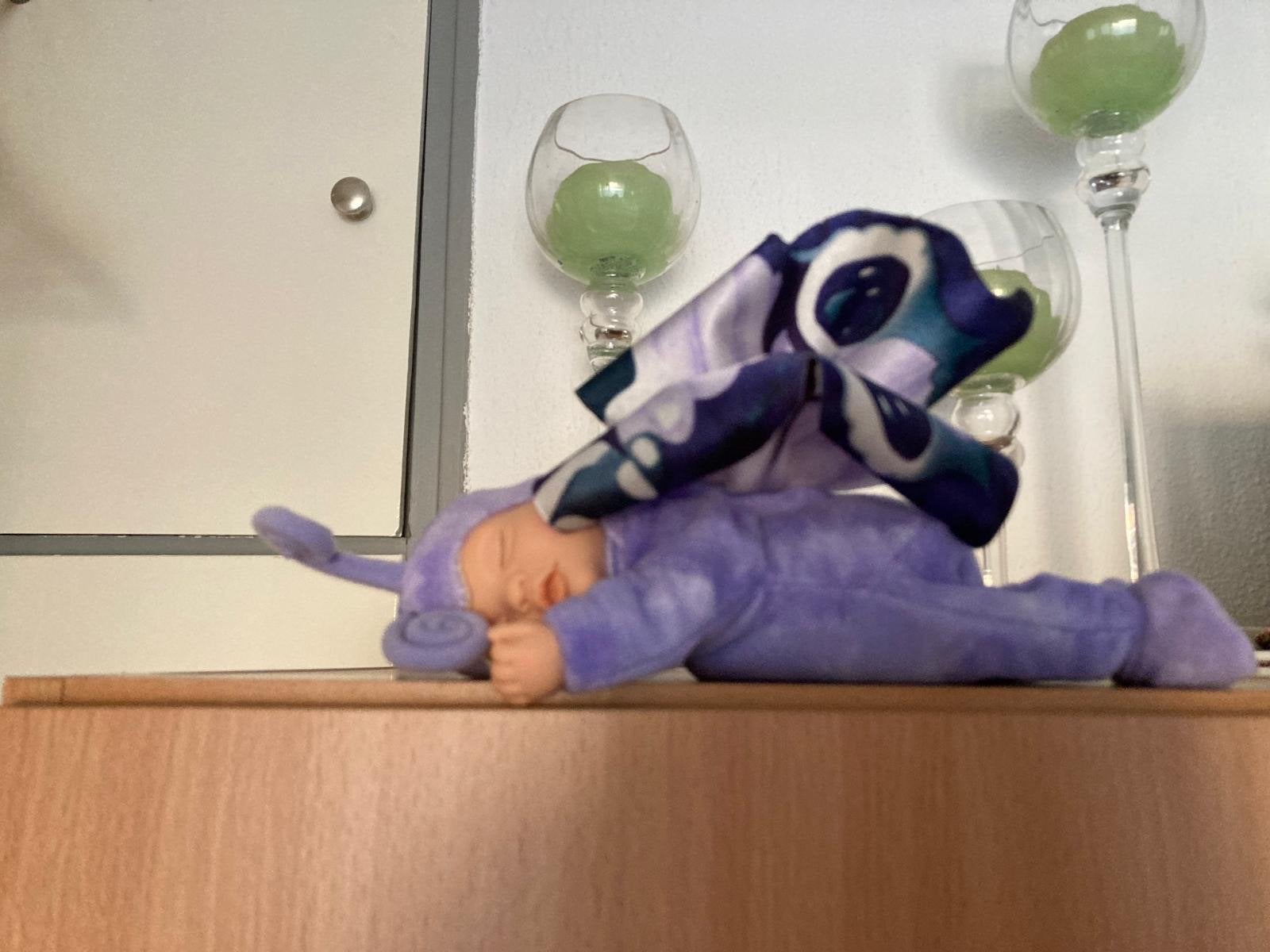 2 Mooie slapende babypopjes - Leuk voor kinderkamer, Ophalen, Zo goed als nieuw, Babypop